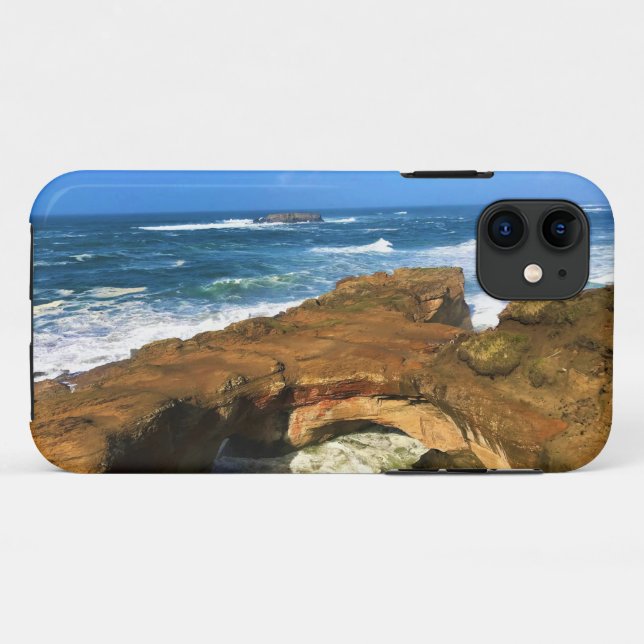 Otter Rock at Devil's Punchbowl State Park, Oregon Case-Mate iPhone Case (Back (Horizontal))