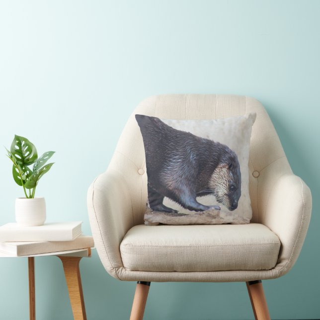Otterly sleek cushion (Chair)
