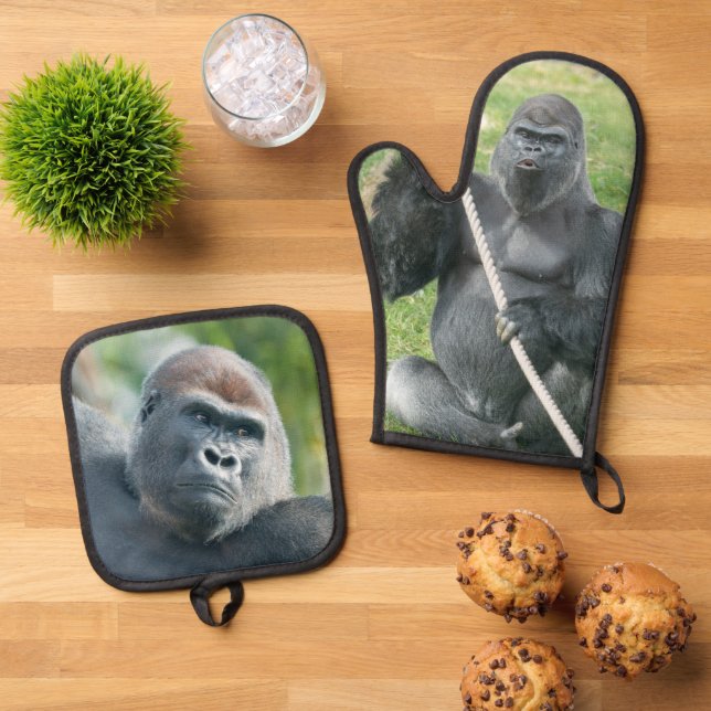 Oumbi’s Powerful Hoot Oven Mitt & Pot Holder Set (Top Down)