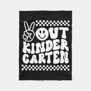 Out Kindergarten Cute Groovy Last Day Of School Fleece Blanket