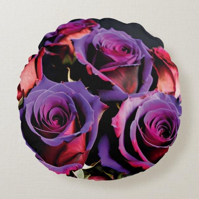 Out-Of-The-Ordinary Red and Purple Roses Round Cushion (Front)