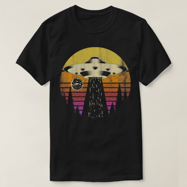 Outer Space UFO Alien Abduction Gift Alien Pullove T-Shirt (Design Front)