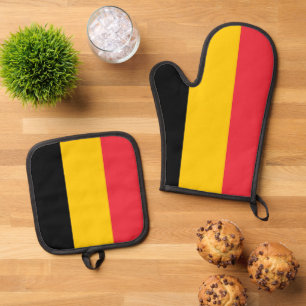 Oven Mitt and Pot Holders, Belgium flag Oven Mitt & Pot Holder Set