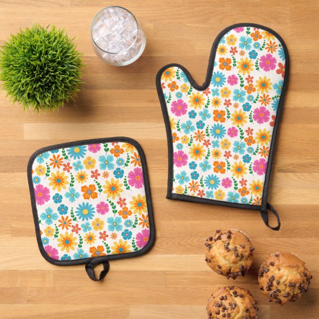 Oven Mitt and Pot Holders Oven Mitt & Pot Holder Set (Top Down)
