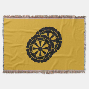 Overlapping flower-shaped Genji carts Throw Blanket