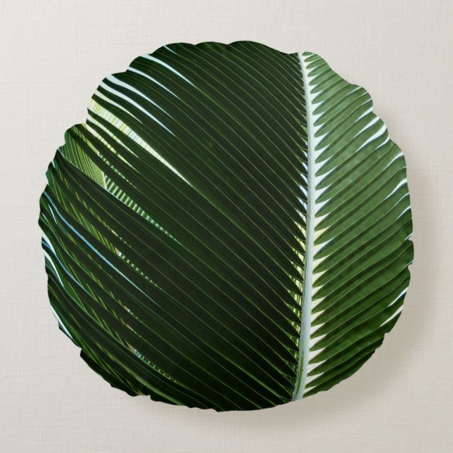 Overlapping Palm Fronds Tropical Green Abstract Round Cushion (Front)