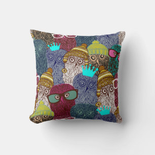 Owl in crown cushion