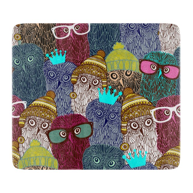 Owl in crown cutting board (Front)
