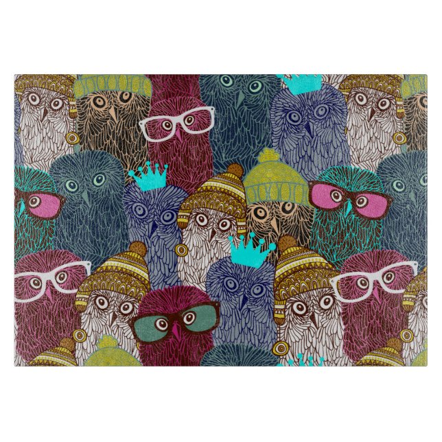 Owl in crown cutting board (Front)