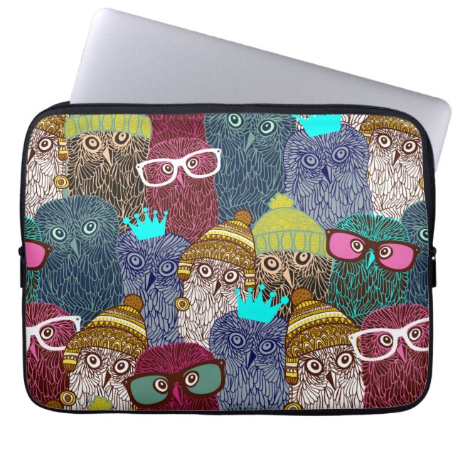 Owl in crown laptop sleeve (Front)