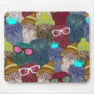Owl in crown mouse mat