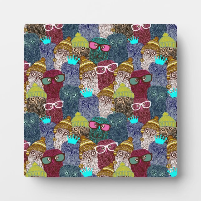 Owl in crown plaque (Front)