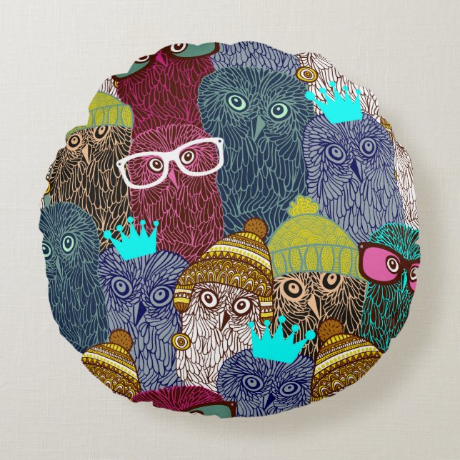 Owl in crown round cushion (Front)
