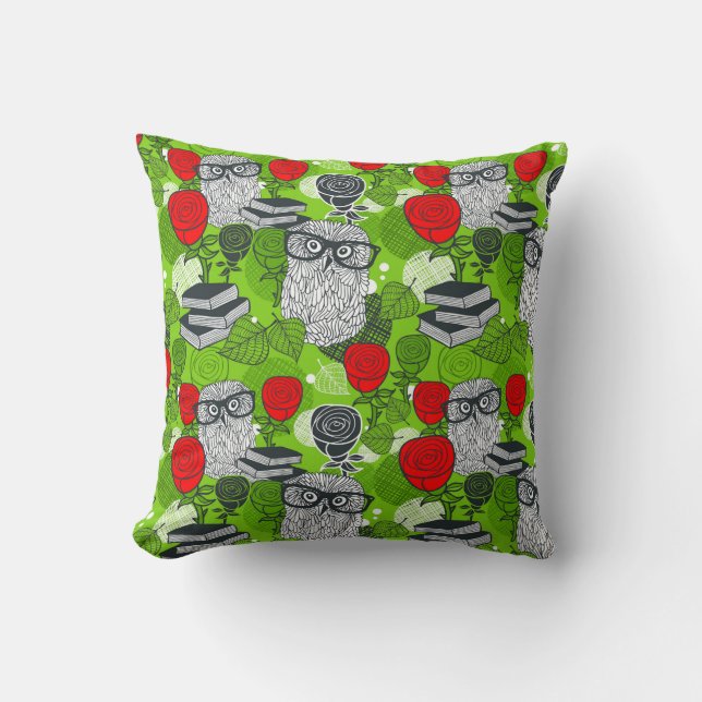 Owl in red roses cushion (Front)