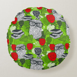 Owl in red roses round cushion