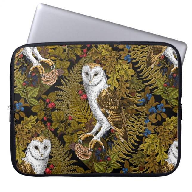 Owls, ferns, oak and berries 2 laptop sleeve (Front)