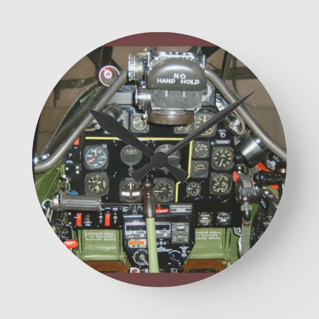 P-51 MUSTANG ROUND CLOCK (Front)