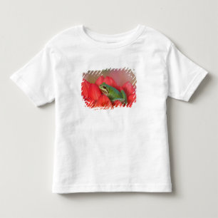 Pacific tree frog on flowers in the garden toddler T-Shirt