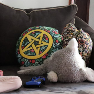 Pagan Yule Pentagram Round Cushion