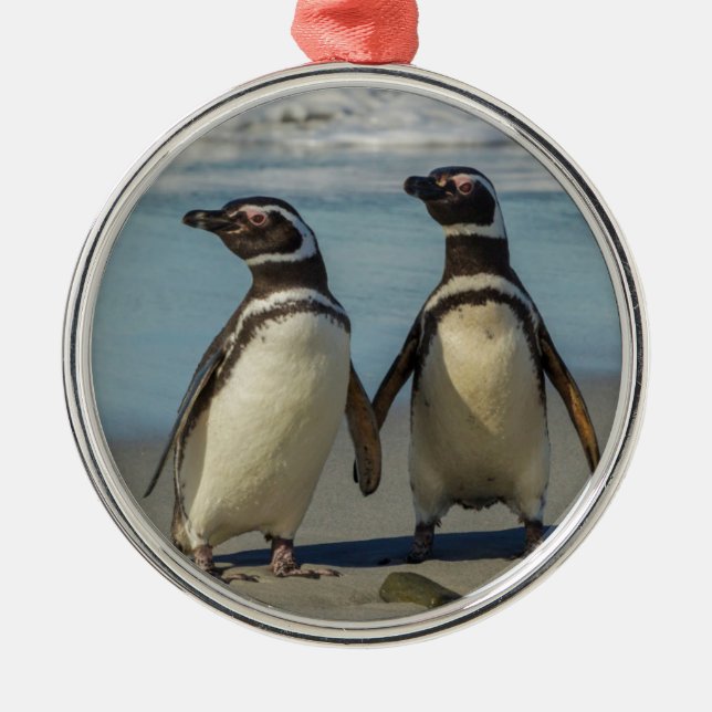 Pair of penguins on the beach metal tree decoration (Front)