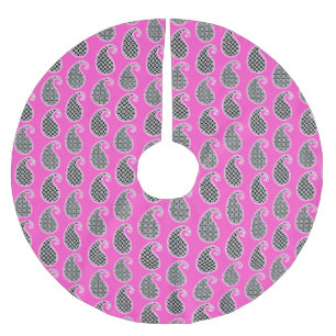 Paisley pattern, fuchsia pink, black and white brushed polyester tree skirt