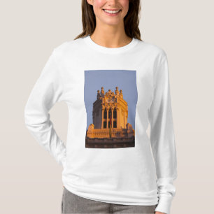 Palacio de Communicaciones, tower detail, sunset T-Shirt