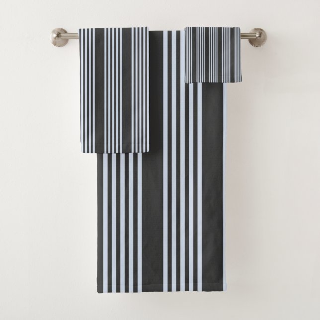 Pale blue and charcoal five stripes pattern bath towel set (Insitu)