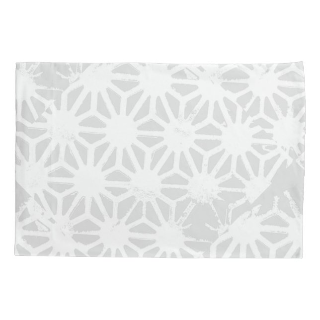 Pale gray geometric pattern pillowcase (Back)