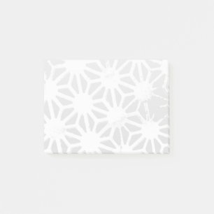 Pale gray geometric pattern post-it notes