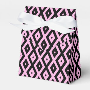 Pale pink and black diamond pattern favour box