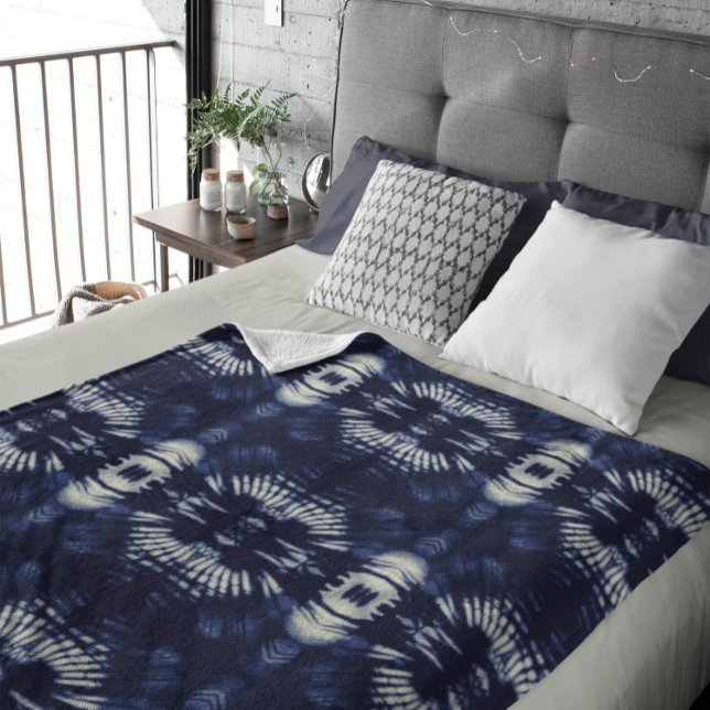 Palm Leaf in Delft Blue  Fleece Blanket (Creator Uploaded)