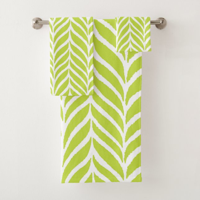 Palm Leaves Pattern Chartreuse Green Bath Towel Set (Insitu)