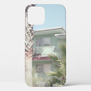 PALM TREE NEAR WHITE CONCRETE HOUSE iPhone 12 CASE