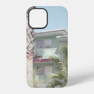 PALM TREE NEAR WHITE CONCRETE HOUSE iPhone 12 CASE