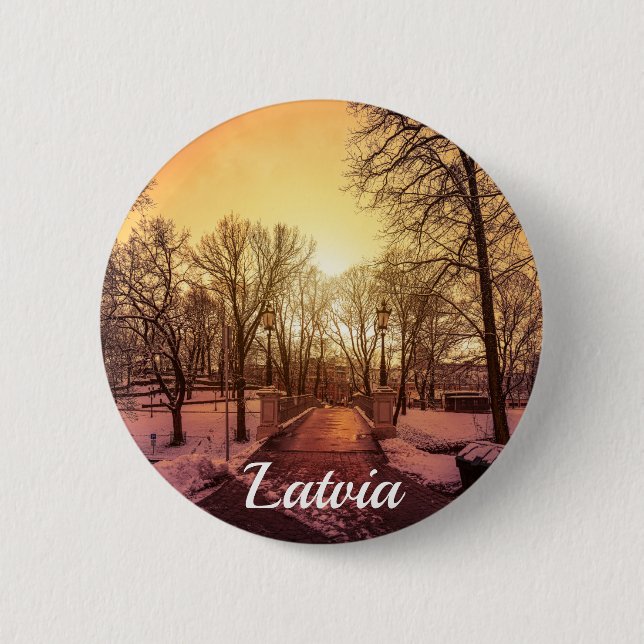 Panoramic view of snowy park during sunset 6 cm round badge (Front)