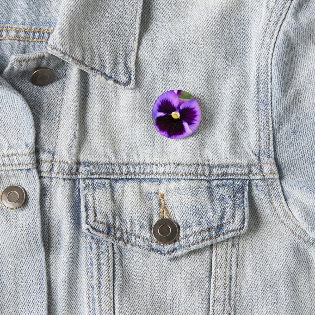 Pansy 3 Cm Round Badge (In Situ)