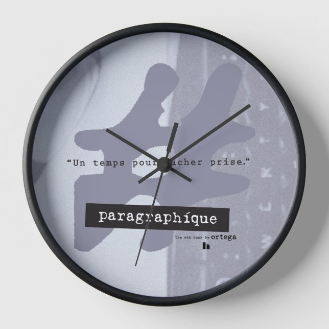 Paragraphíque Round Clock (Front)