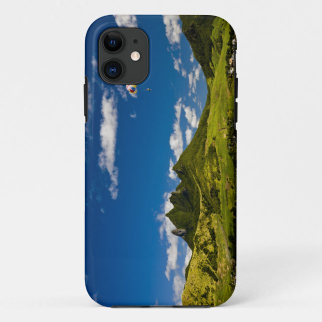 Parasailing within View of impressive Lion Case-Mate iPhone Case (Back)