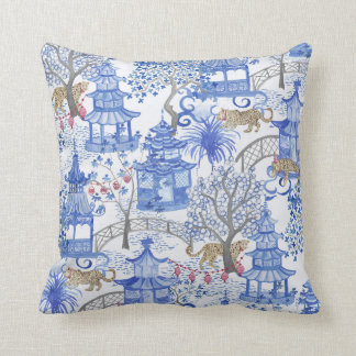 Party Leopards in the pagoda Forest Cushion