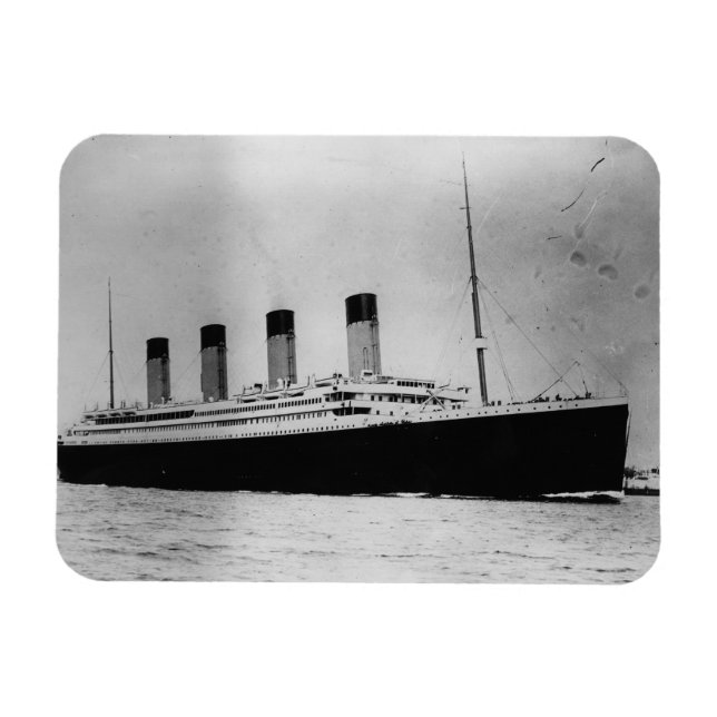 Passenger Liner Steamship RMS Titanic Magnet (Horizontal)