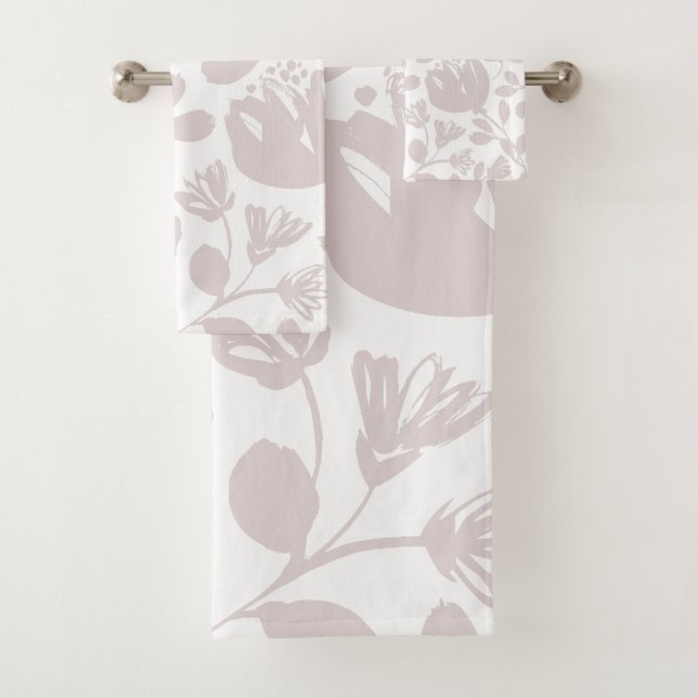 Pastel floral pattern pink and white modern bath towel set (Insitu)