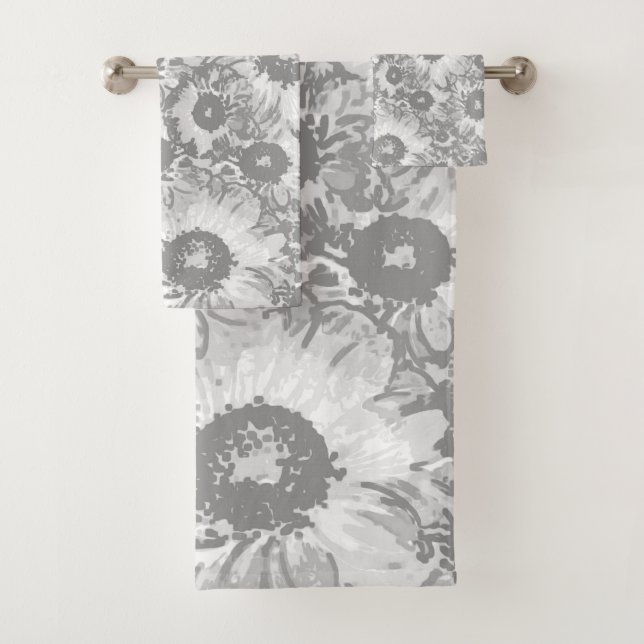 Pastel Grey Grey Floral Pattern Bath Towel Set (Insitu)