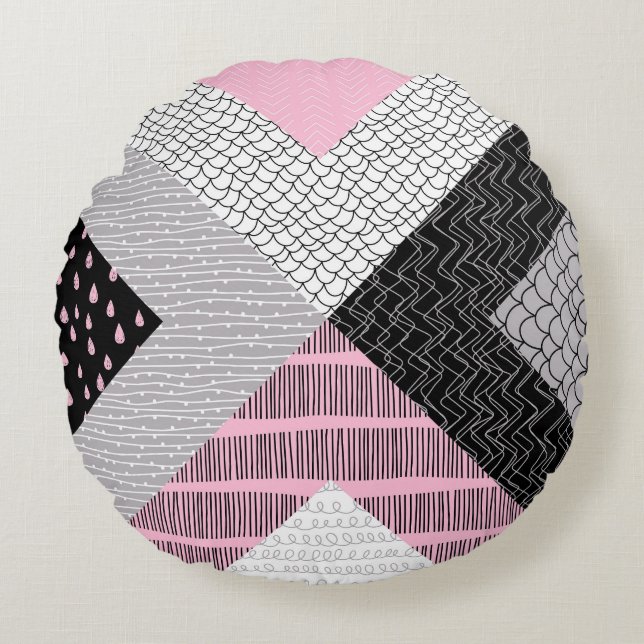 Patchwork tiles, freehand drawing pattern. round cushion (Front)