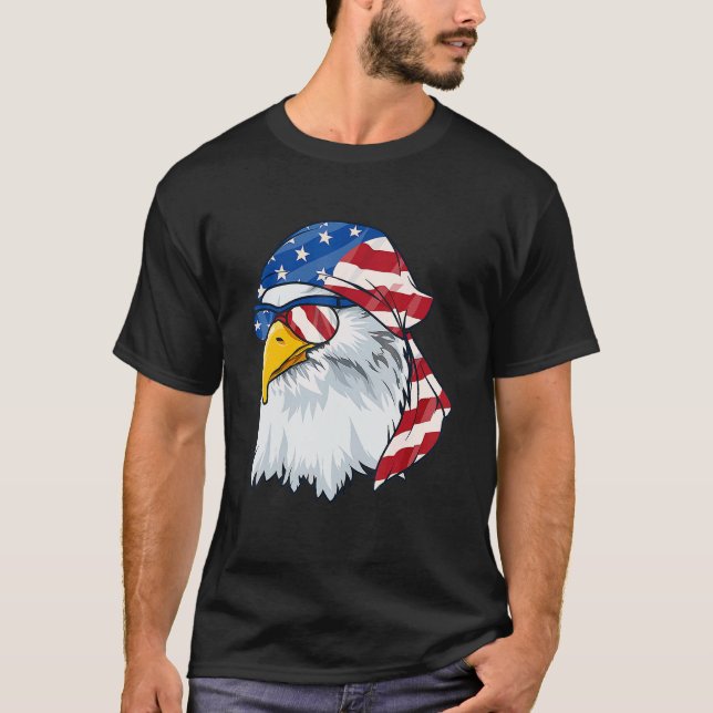 Patriotic Bald Eagle  Men 4th Of July American Fla T-Shirt (Front)