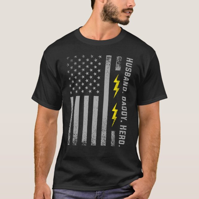 Patriotic Electrician Dad American Fathers Day T-Shirt (Front)