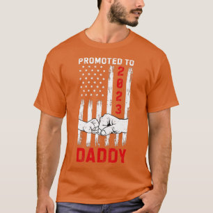 Patriotic Mens Promoted o Daddy Est 2023 First ime T-Shirt