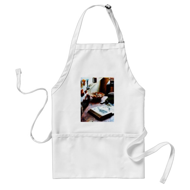 Pattern Book Standard Apron (Front)