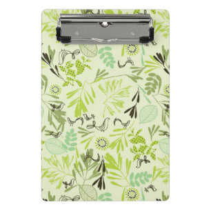 pattern displaying little baby birds mini clipboard