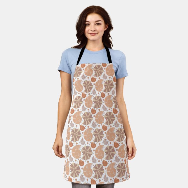 Pattern with cartoon seashell with doodle ornament apron (Worn)