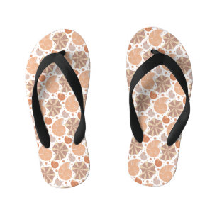 Pattern with cartoon seashell with doodle ornament kid's flip flops